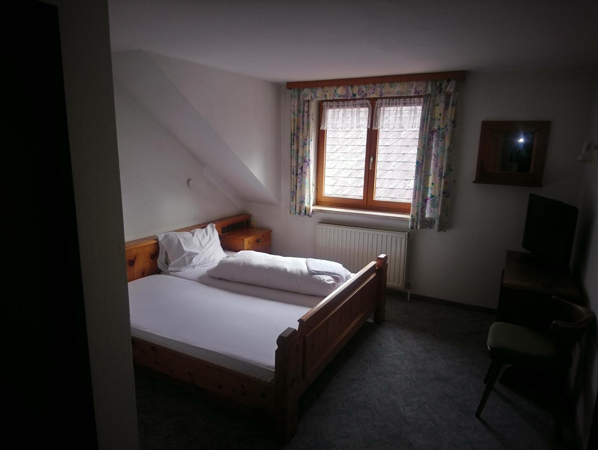 Gasthaus Krone Ubersaxen Quarto foto